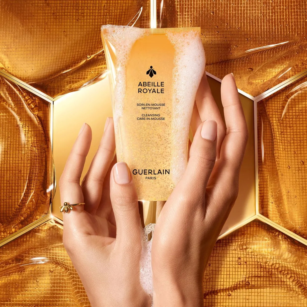 Abeille Royale Cleansing Care In Mousse