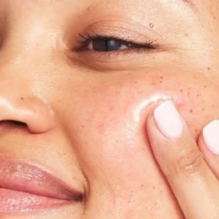 Bye Bye Dark Spots Sérum Facial Minimizador de Manchas Escuras