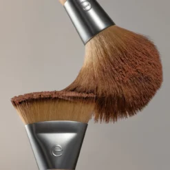 Eco Sculpt + Bronze Brush Duo - Pincel Duo para contorno e bronzeador