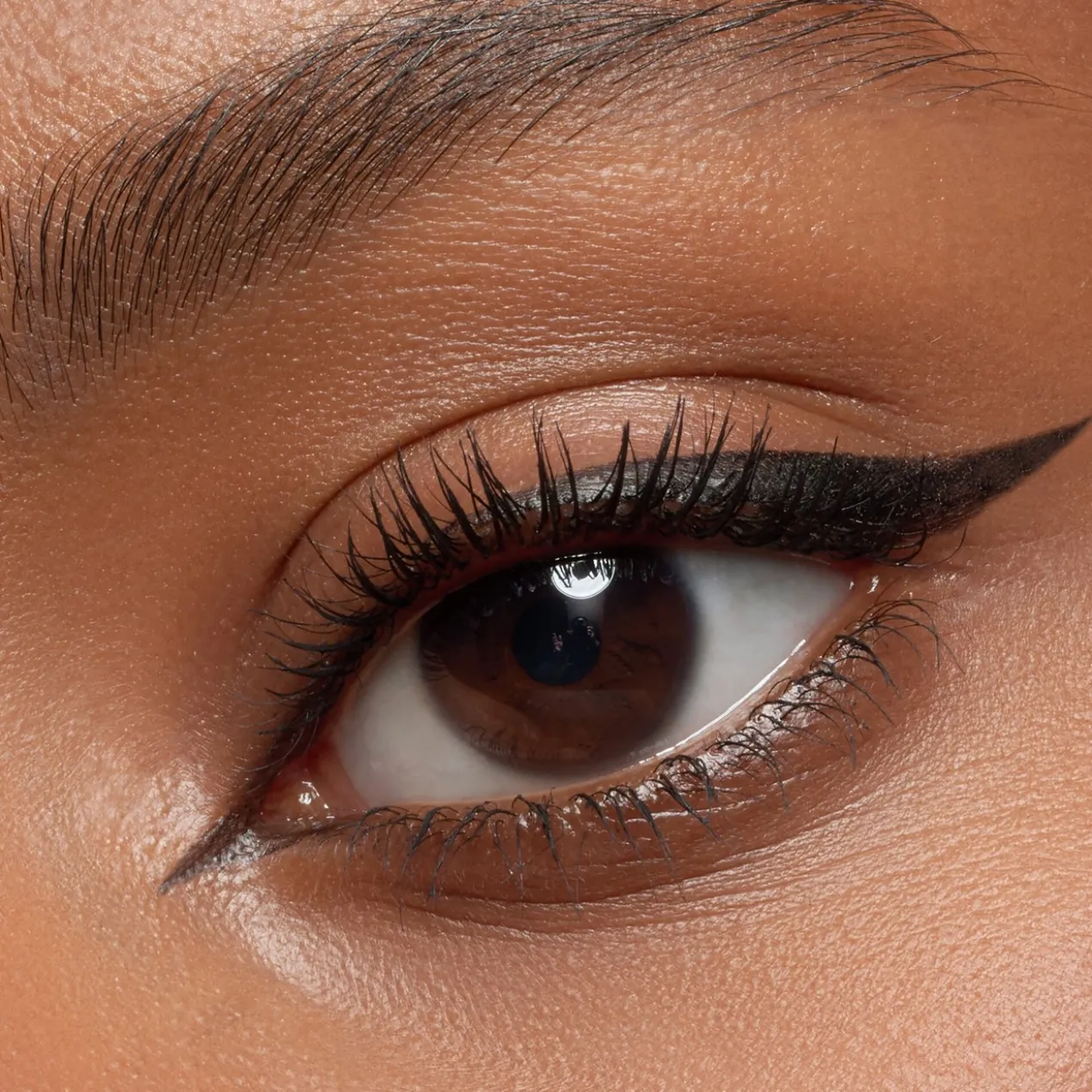 Eyeliner Caneta Fina