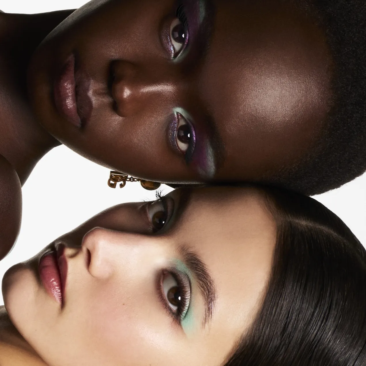 Paleta Eye Dare You Beyond Multi-Finish Eyeshadow & Highlighter