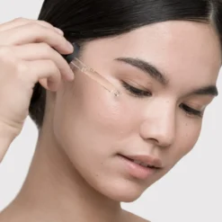 Radiance Sérum Facial com Ácido Hialurónico e Centelha Asiática